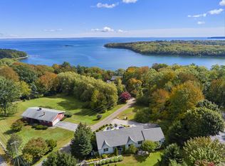 5 Cove View Ln, Rockport, ME 04856