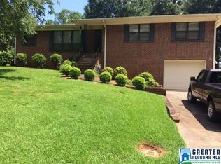2101 Longview Dr, Bessemer, AL 35023