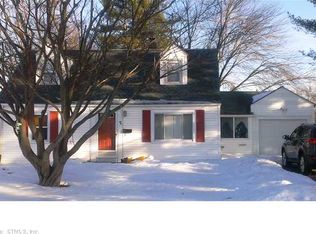 7 Tanglewood Dr, Windsor, CT 06095