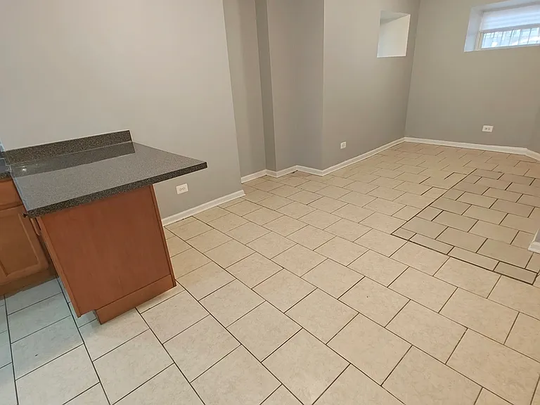 6030 S Eberhart Ave #B — Photo 6