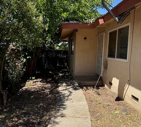 3rd image of 7920-7922 Loucreta Dr #7920