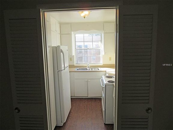 5th image of 505 Heritage Palm Ct Unit 201