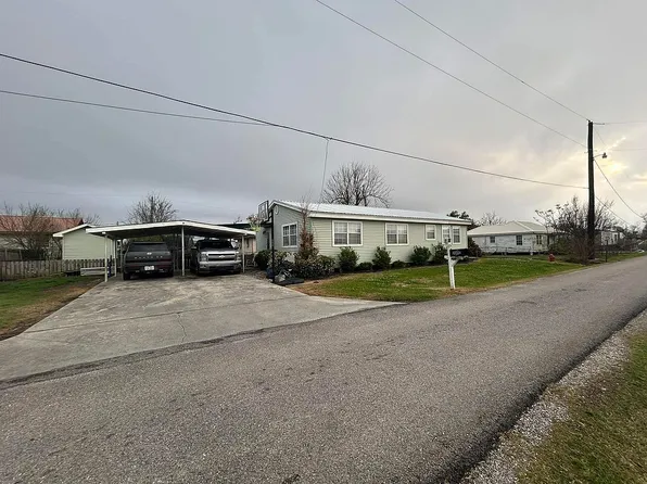 135 Doucet Dr, Golden Meadow, LA 70357