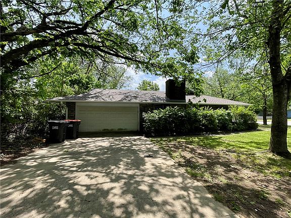5th image of 1607 McRay Ave