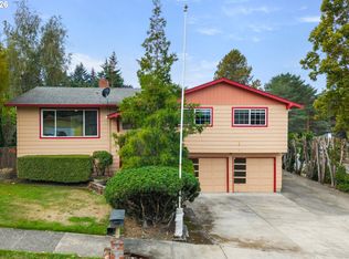 586 SW 6th St, Gresham, OR 97080
