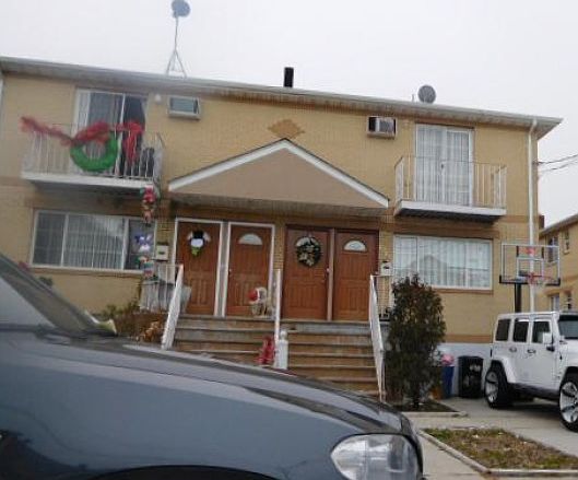 1st image of 2724 Curtis St