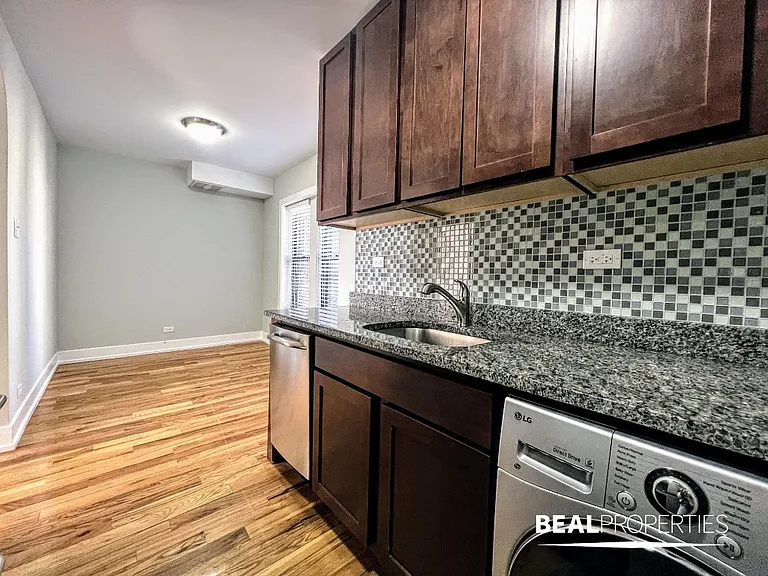 550 W Arlington — Photo 10