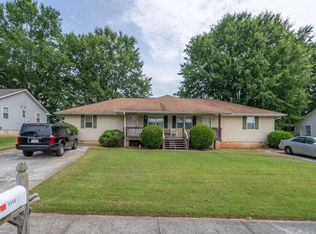 1114 Gliding Ln, Monroe, GA 30655