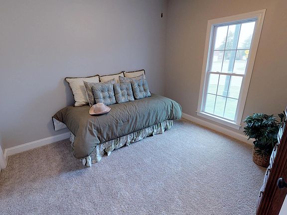 5th image of 3840 Oliver Court