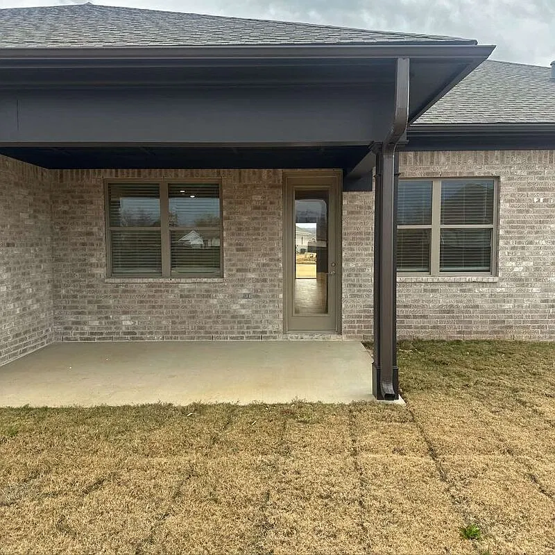 4 bed, 3.0 bath, 2338 sqft, $2,800 — Photo 3