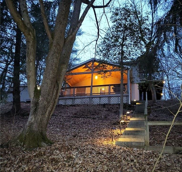 1st image of 686 Club Dr