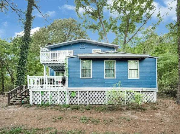 203 Lazy Hollow Ln, Livingston, TX 77351