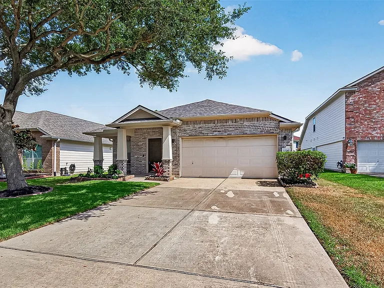 22210 Bellow Glen Dr — Photo 2
