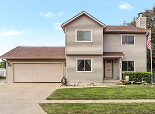 209 Rothmoor Dr, Gilbert, IA 50105