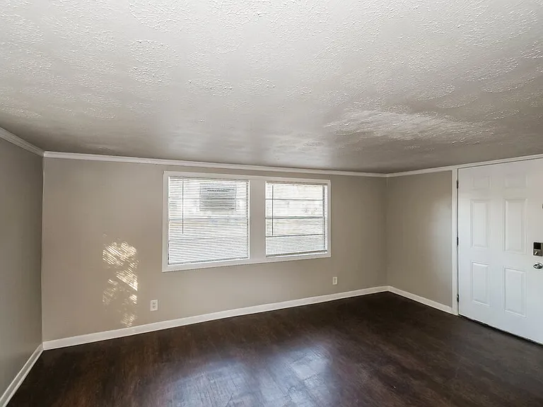 10513 Suomi St — Photo 3