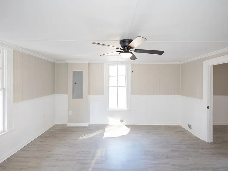 205 W Cherry St — Photo 8