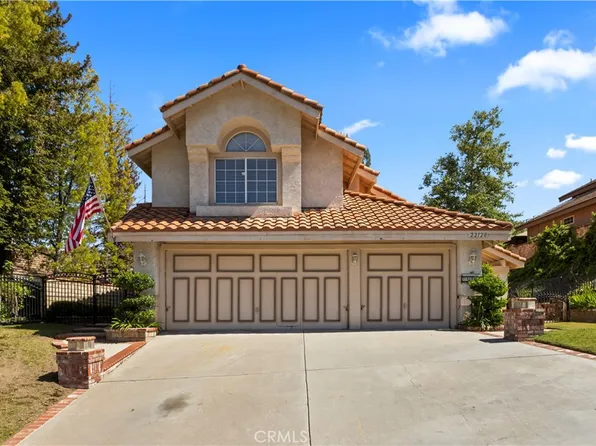 22120 Grovepark Dr, Santa Clarita, CA 91350