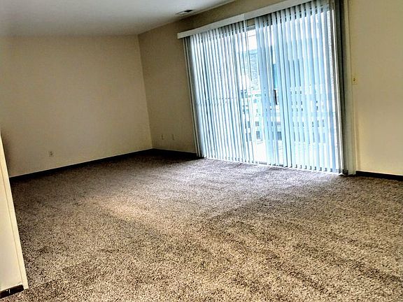 5th image of 2801 Emerson Ave APT 9