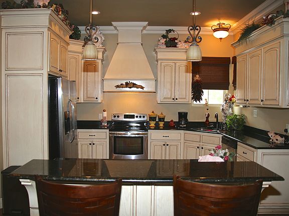 4th image of 2670 E Robinwood Dr