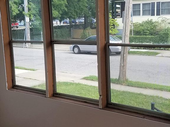 3rd image of 5434 Flowerdale Ave