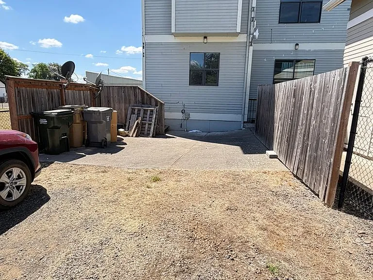 103 W Bishop Way — Photo 33