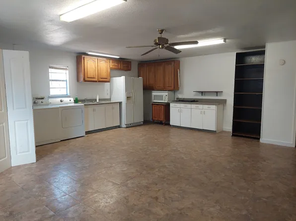 102 S Eskew Ln, Cedar Creek, TX 78612