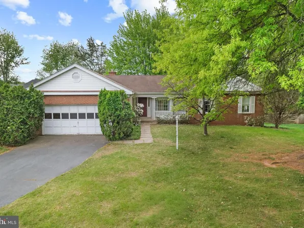 3342 Fern Hollow Pl, Herndon, VA 20171