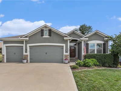 816 SE Partridge Ln, Blue Springs, MO, 64014