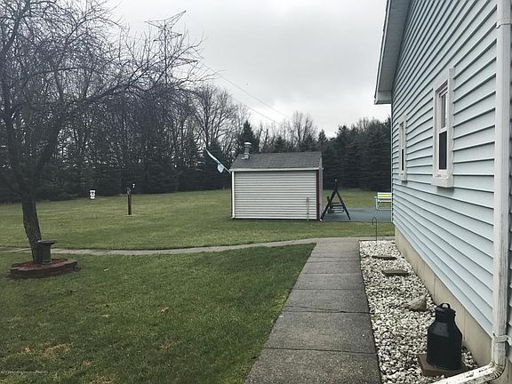 4th image of 3208 Island Hwy