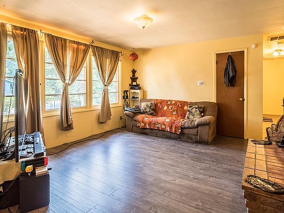 5th image of 309 Berrydale Ave