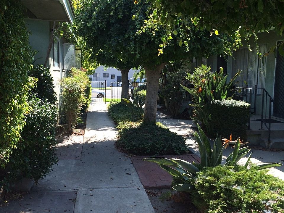 1st image of 829 Laconia Blvd