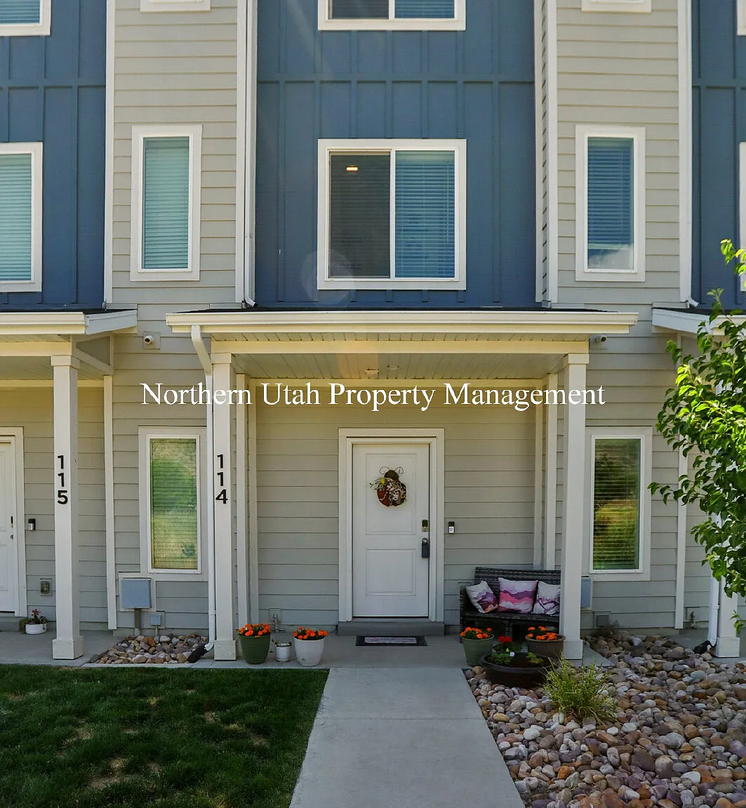 2 bed, 2.5 bath, 1734 sqft, $1,650 — Photo 2