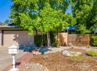 3484 Summit Dr, Redding, CA 96001