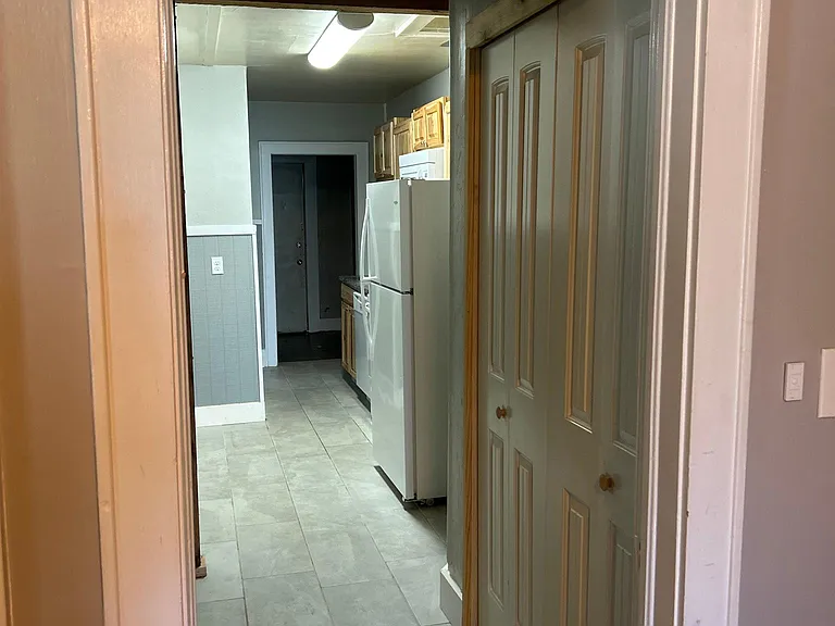 922 W Hill St — Photo 8