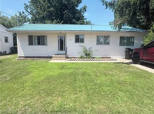 2110 Rockland Ave, Belpre, OH 45714