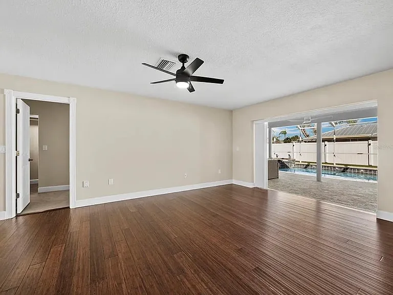 1856 Woodhaven Cir — Photo 6