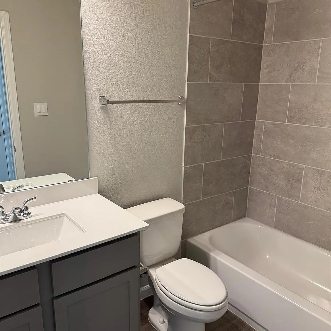 3 bed, 2.5 bath, 1807 sqft, $2,550 — Photo 4