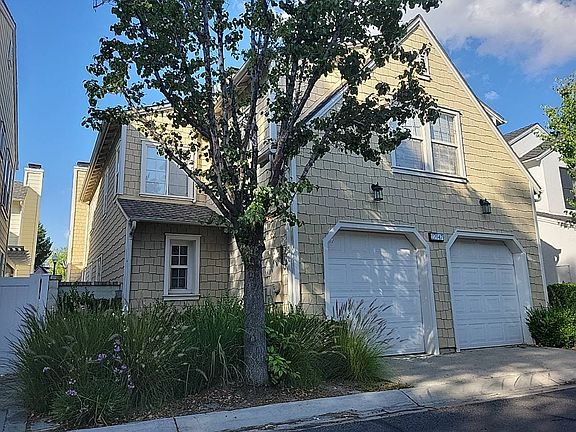 3rd image of 27047 Edgewater Ln