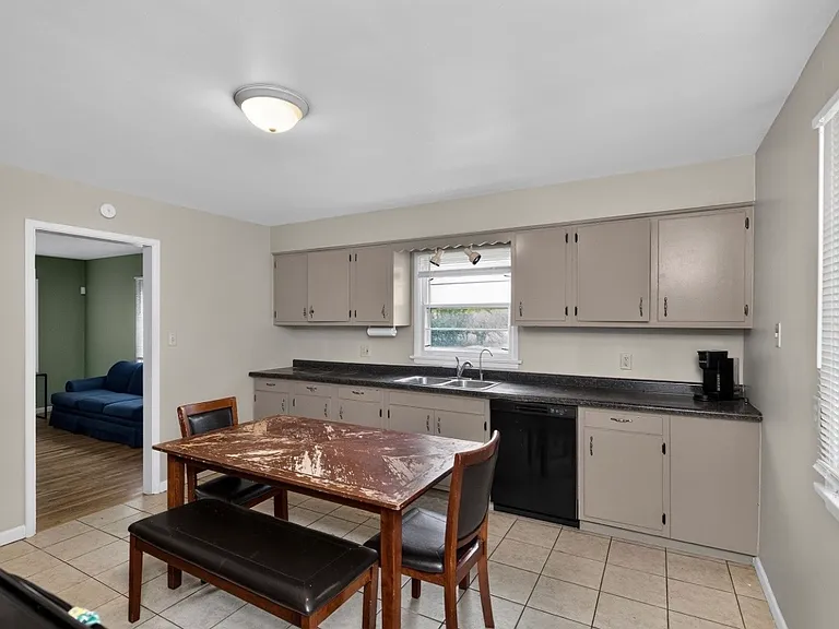 54650 Willis Ave — Photo 6