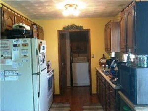 3rd image of 630 W 15th St