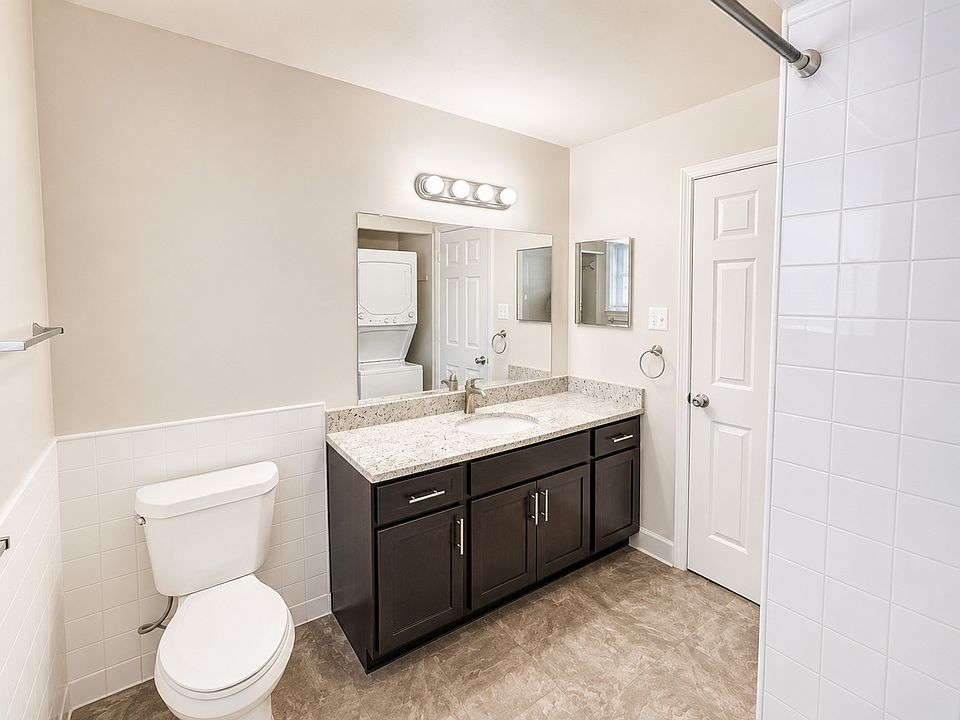 455 W Marshall St, photo 9