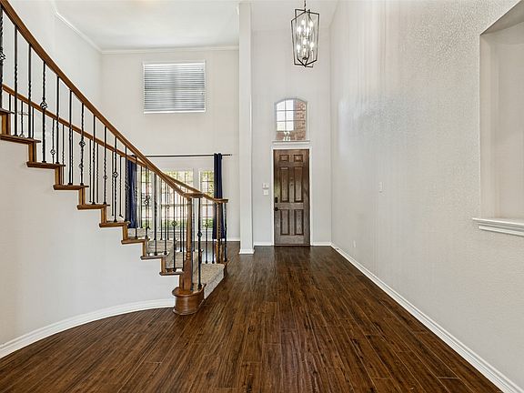 4th image of 881 Twin Buttes Dr