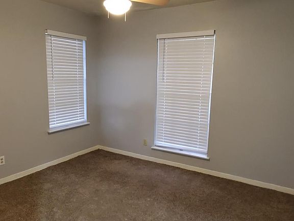 2nd image of 3501 Catalina Dr