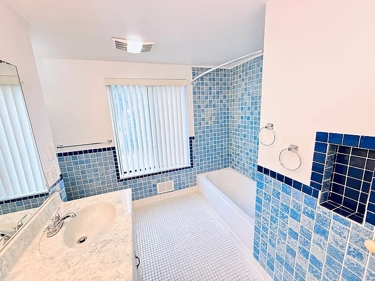11849 Ontario Dr — Photo 36