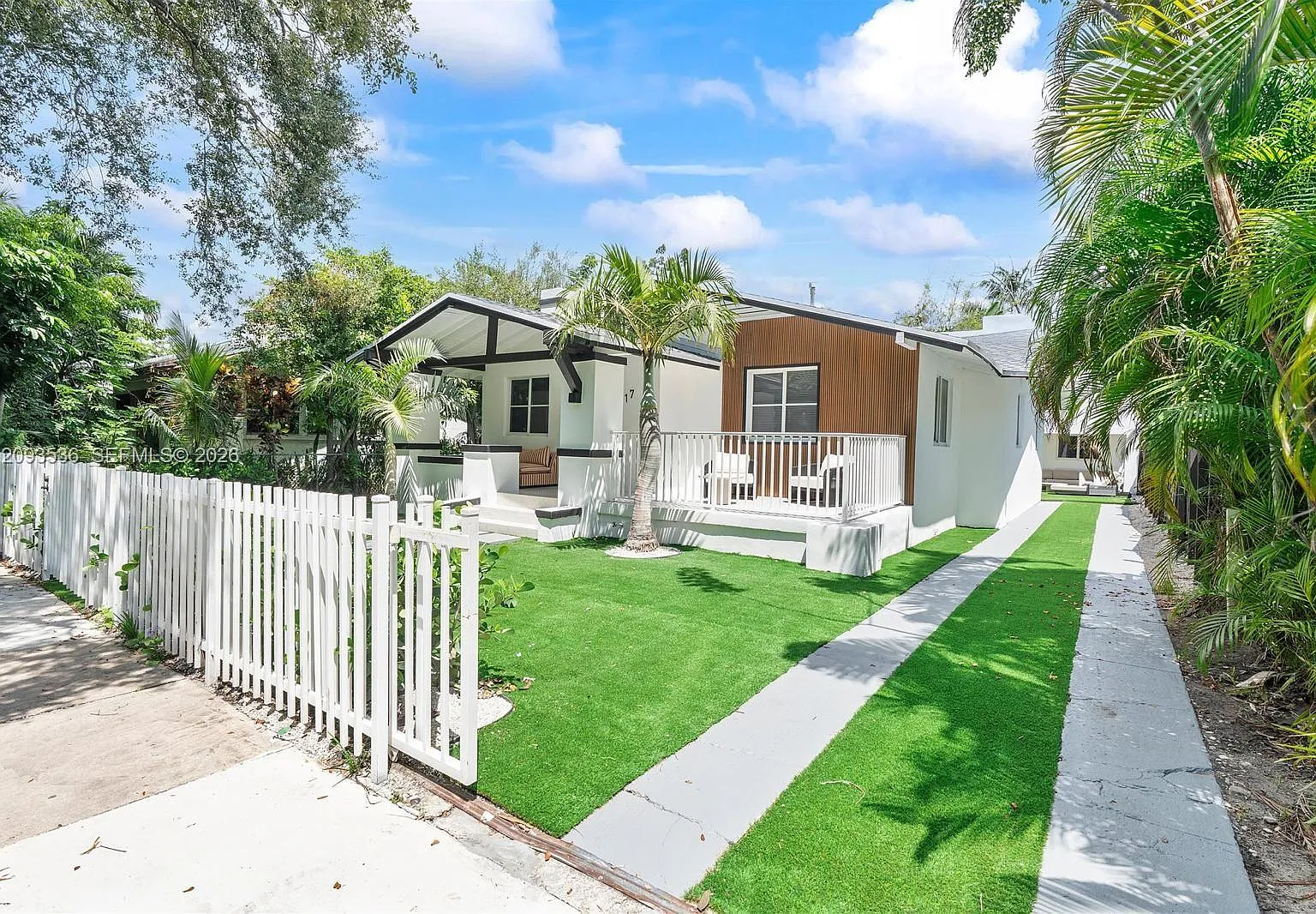 Shadowlawn — Photo 1