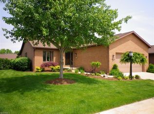 2192 Prestwick Dr, Uniontown, OH 44685