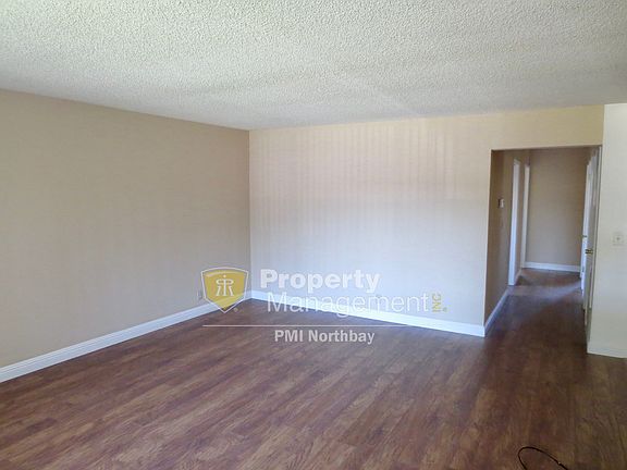 4th image of 2737 Orchid St