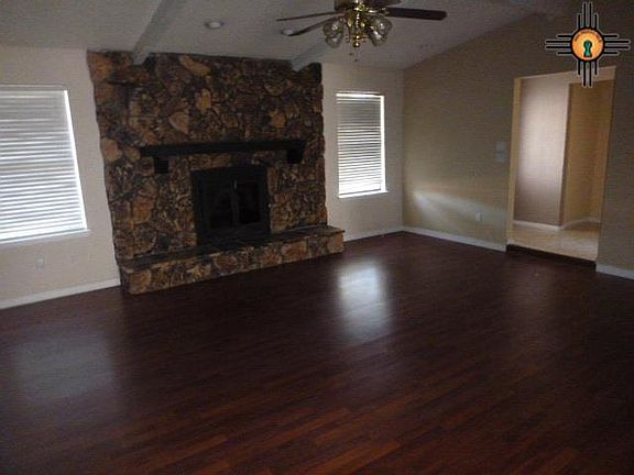 4th image of 301 Chanticleer Pl