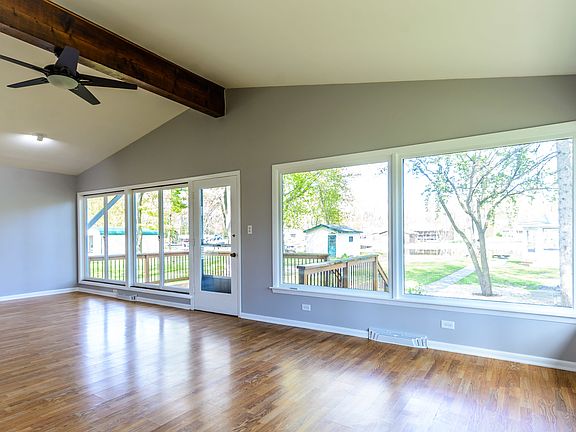3rd image of 35625 N Sheridan Dr