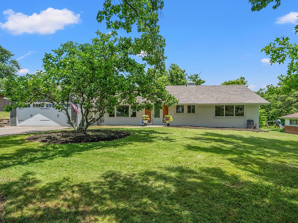 1st image of 3062 Brookwood Dr